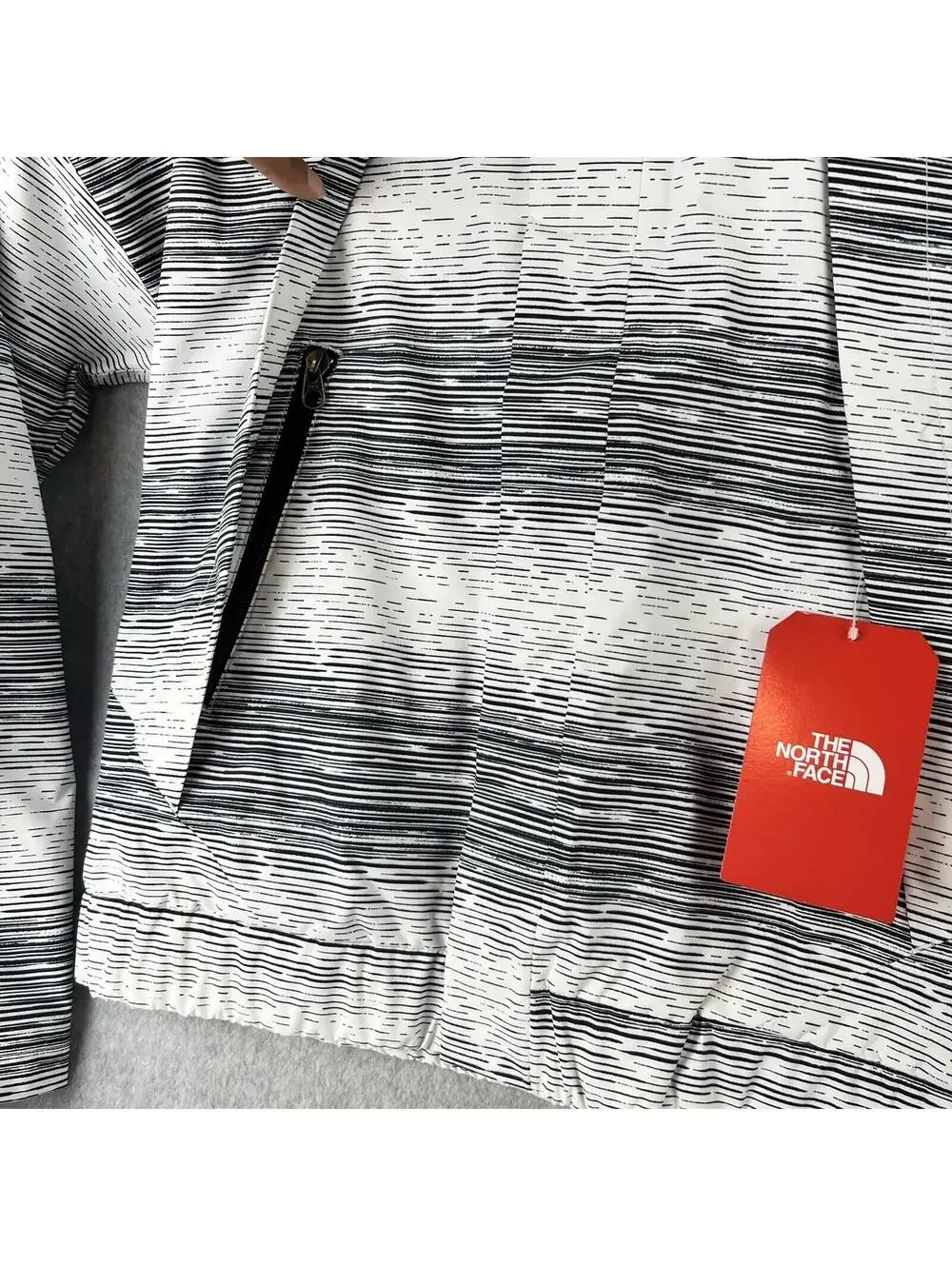 The North Face DryVent Rain Jacket Youth L Striped Hooded Gorpcore NWT **